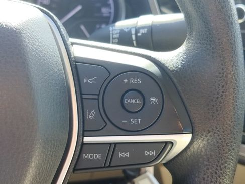 Used 2021 Toyota Camry LE image 21