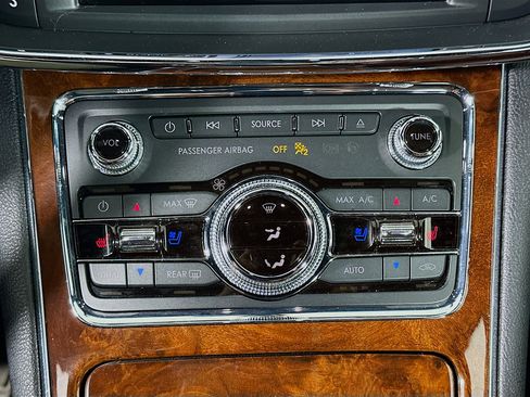 Used 2017 Lincoln Continental Reserve FWD image 24