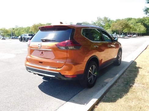 Used 2019 Nissan Rogue SV w/ Premium Package AWD/4WD image 4