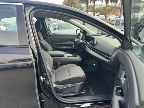 Used 2024 Nissan Ariya FWD image 34