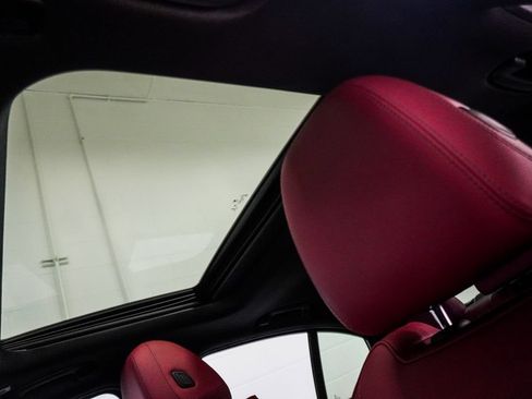 Used 2022 BMW 330i Sedan w/ M Sport Package RWD image 8