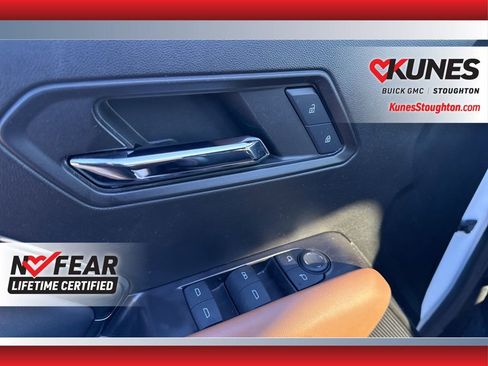 Used 2024 GMC Canyon AT4 image 21