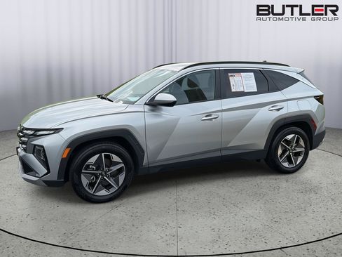 Used 2025 Hyundai Tucson SEL FWD image 3
