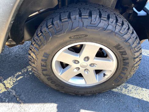 Used 2013 Jeep Wrangler Sport AWD/4WD image 26