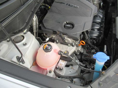 Used 2023 Hyundai Tucson SE image 13