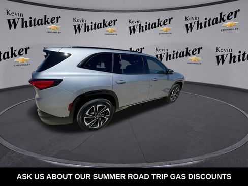 Certified 2025 Buick Enclave Sport Touring w/ Power Package FWD image 9