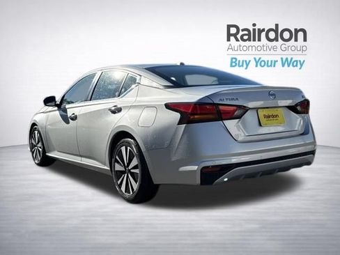 Used 2021 Nissan Altima 2.5 SV FWD image 5