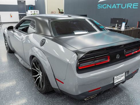 Used 2016 Dodge Challenger R/T image 9
