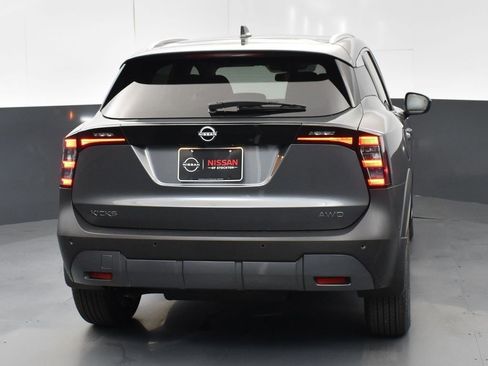 New 2025 Nissan Kicks SV w/ SV Premium Package image 7