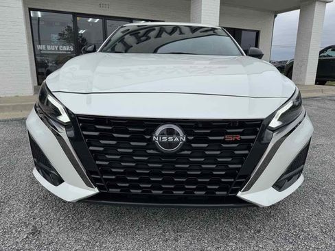 Used 2024 Nissan Altima 2.5 SR FWD image 3