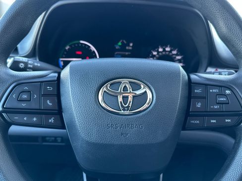 Certified 2023 Toyota Sienna LE w/ LE Plus Package image 23