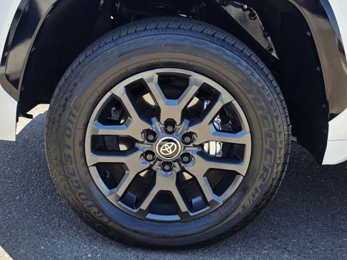 Used 2025 Toyota Tundra Platinum AWD/4WD image 9