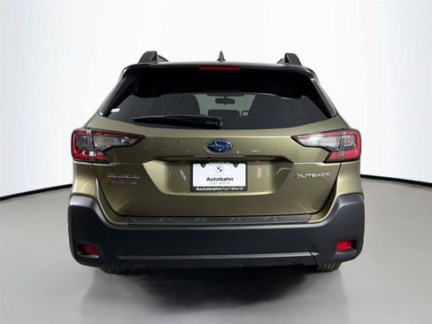 Used 2025 Subaru Outback Premium AWD/4WD image 6