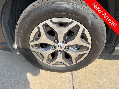 Used 2019 Subaru Forester Premium image 11