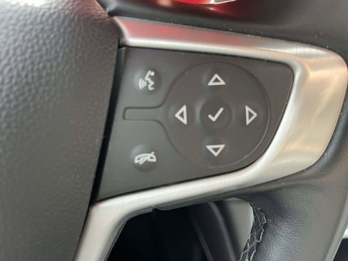 Used 2023 GMC Acadia SLT image 24