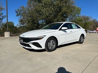 New 2026 Hyundai Elantra SE w/ Cargo Package