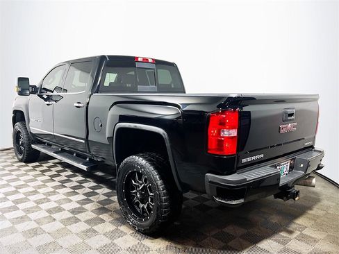 Used 2019 GMC Sierra 2500 Denali w/ Duramax Plus Package image 6