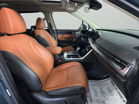 Used 2024 Kia Carnival SX Prestige image 35