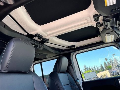 New 2026 Jeep Gladiator Sport image 14