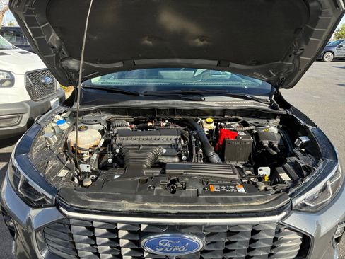 Certified 2023 Ford Escape Platinum w/ Premium Technology Package image 21