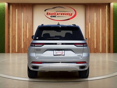 Used 2025 Jeep Grand Cherokee Summit AWD/4WD image 6