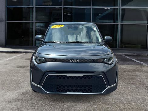 Used 2024 Kia Soul LX w/ Option Group 015 FWD image 2