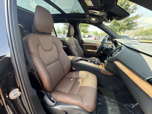 Certified 2024 Volvo XC90 T8 Plus AWD/4WD image 27
