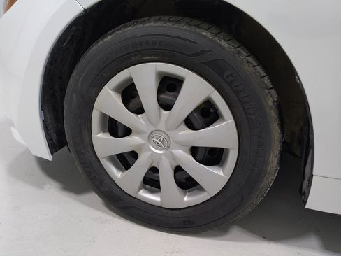 Used 2022 Toyota Corolla LE image 31