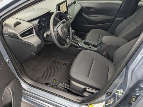 Used 2025 Toyota Corolla LE image 9