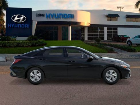 New 2026 Hyundai Elantra SE image 7