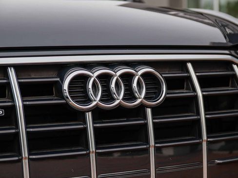 Used 2023 Audi Q5 2.0T Premium w/ Convenience Package image 12