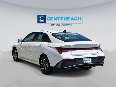 Used 2024 Hyundai Elantra Limited FWD image 5