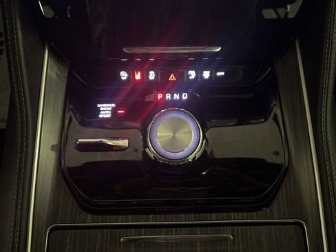 Used 2024 Jeep Wagoneer Series II image 49