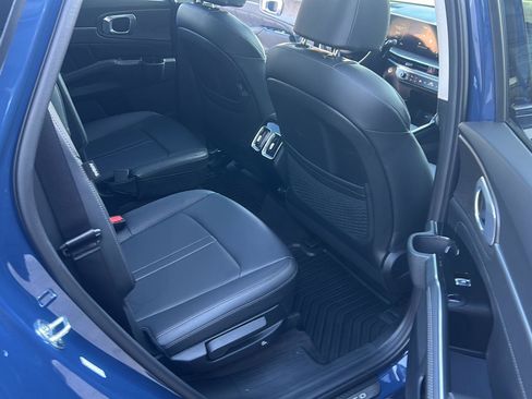Used 2024 Kia Sorento SX AWD/4WD image 25
