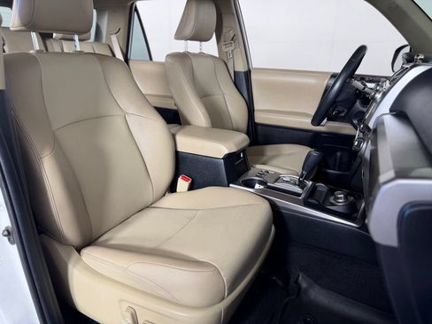 Used 2019 Toyota 4Runner SR5 Premium AWD/4WD image 37