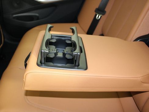 New 2026 BMW 330i Sedan w/ Premium Package RWD image 17