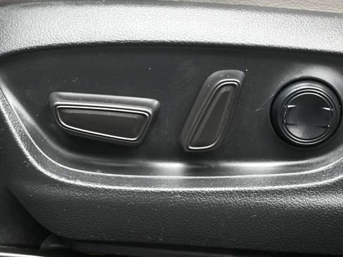 Used 2022 Toyota Camry SE w/ Convenience Package image 14