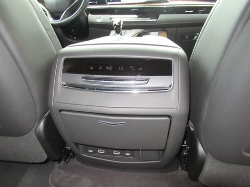 Certified 2023 Cadillac Escalade Sport Platinum w/ LPO, ONYX Package AWD/4WD image 38