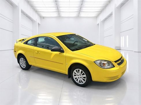 Used 2009 Chevrolet Cobalt LS w/ Protection Package FWD image 2