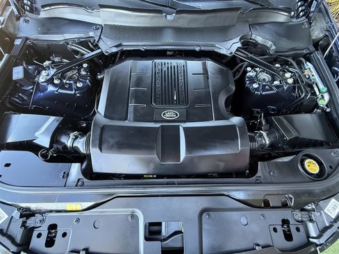 Used 2018 Land Rover Discovery HSE image 38