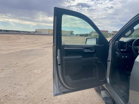 Used 2025 GMC Sierra 1500 Elevation w/ Elevation Premium Package AWD/4WD image 12