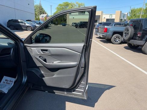 Used 2024 Nissan Rogue S AWD/4WD image 19
