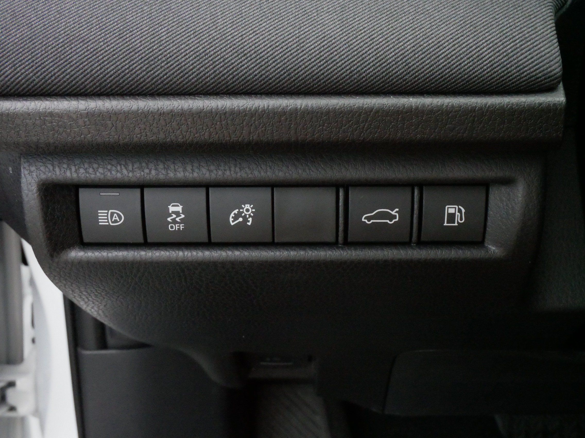Certified 2026 Toyota Camry LE FWD image 27