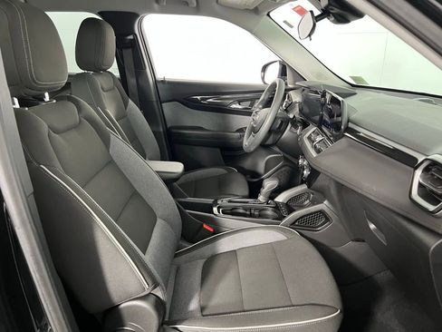 Used 2025 Chevrolet TrailBlazer LT image 30
