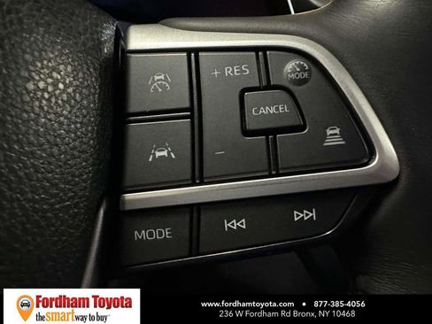 Used 2025 Toyota Grand Highlander AWD image 24
