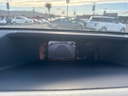 Used 2012 Toyota Sienna LE image 22