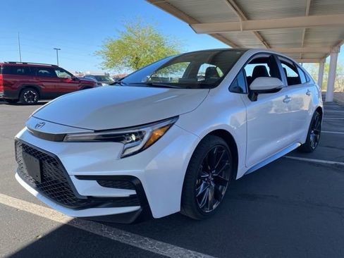Used 2025 Toyota Corolla SE image 1