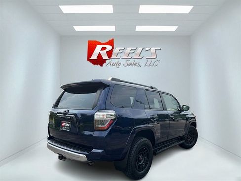 Used 2021 Toyota 4Runner TRD Off-Road Premium w/ Moonroof Package AWD/4WD image 8