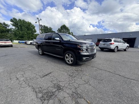 Used 2015 Chevrolet Suburban LTZ AWD/4WD image 8
