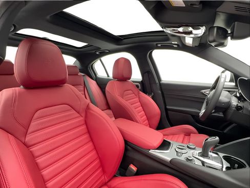 New 2026 Alfa Romeo Giulia w/ Driving Assist Package RWD image 26